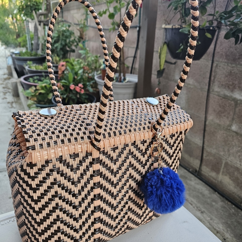 Elegant Chevron Woven Tote - Picture 11 of 16